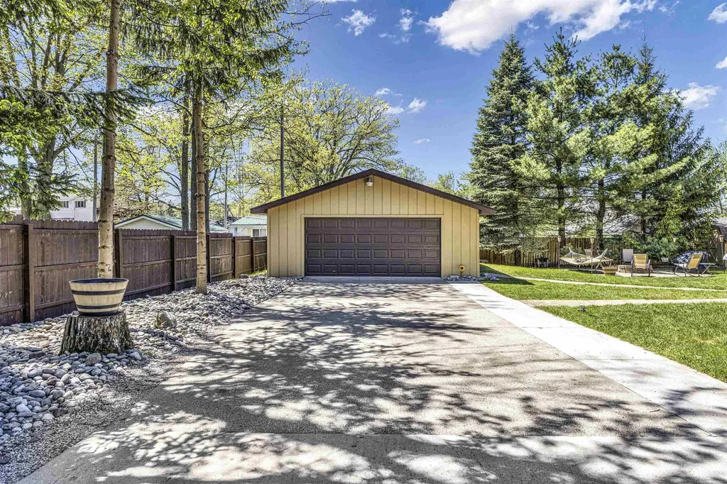 115 Logan Avenue Denton Township MI 48629