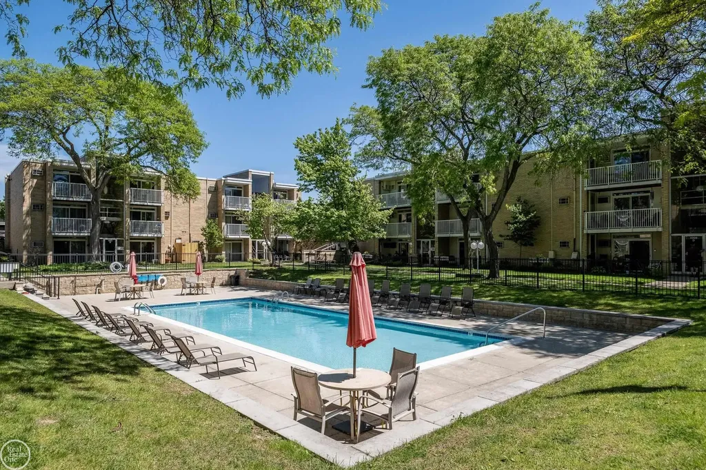 4909 Crooks Road Royal Oak City MI 48073