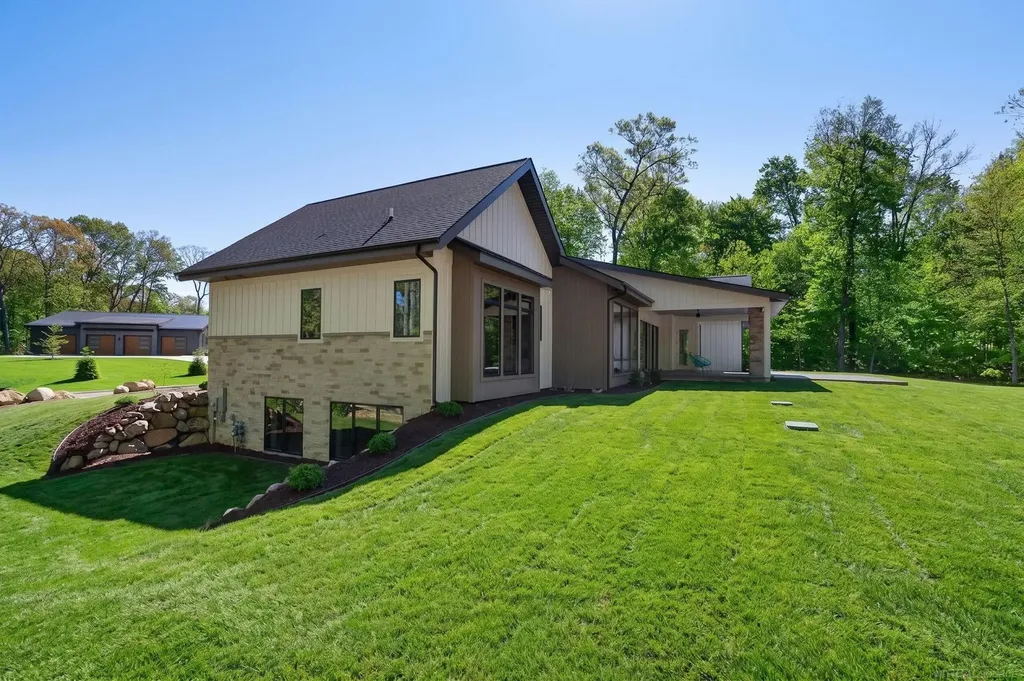 71234 Rolling Ridge Court Milton Township MI 49120
