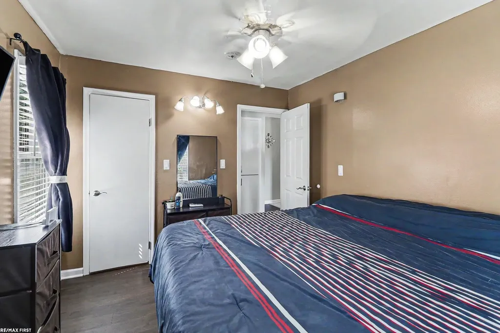 13011 Sidonie Avenue Warren City MI 48089