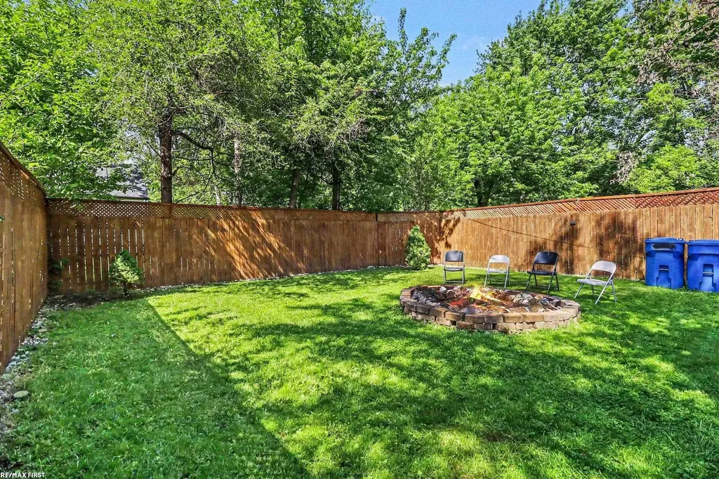 13011 Sidonie Avenue Warren City MI 48089