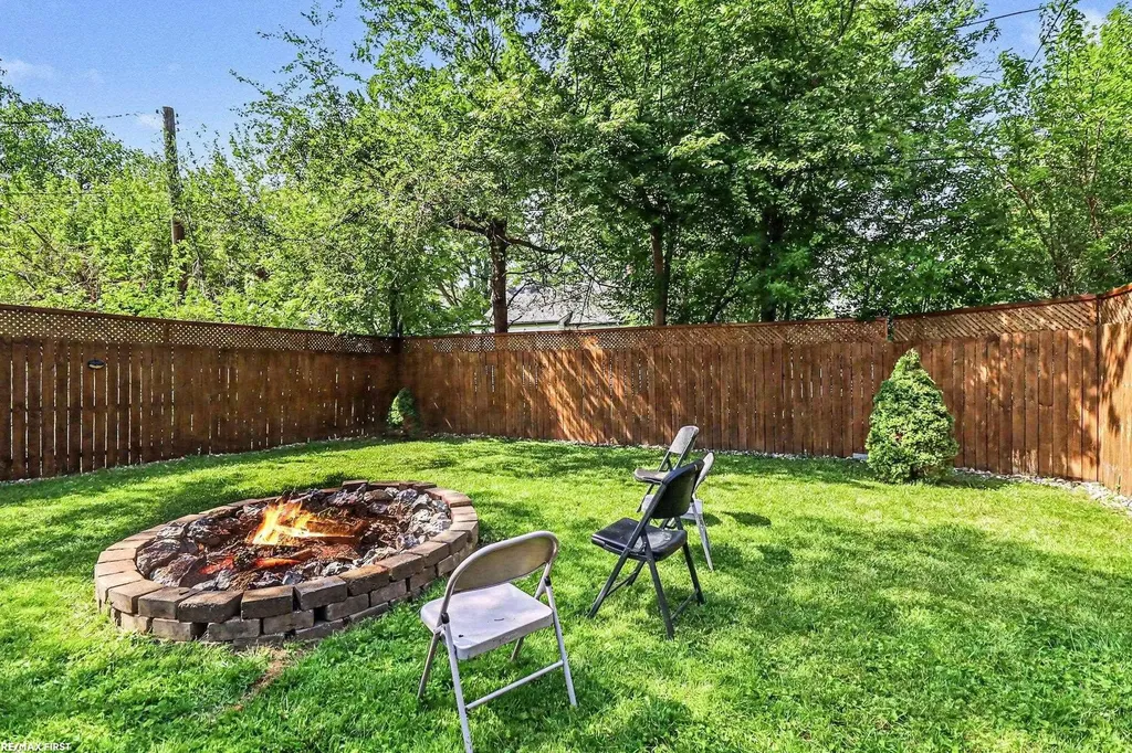 13011 Sidonie Avenue Warren City MI 48089