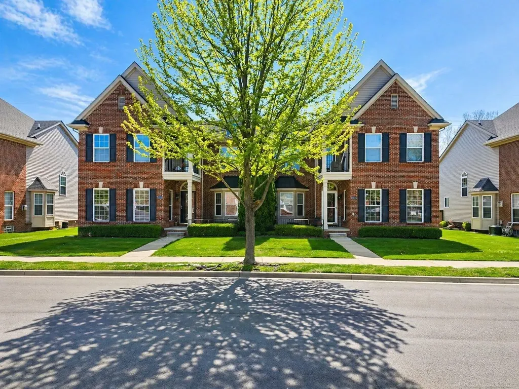 42682 Park Cresent Drive Sterling Heights City MI 48313
