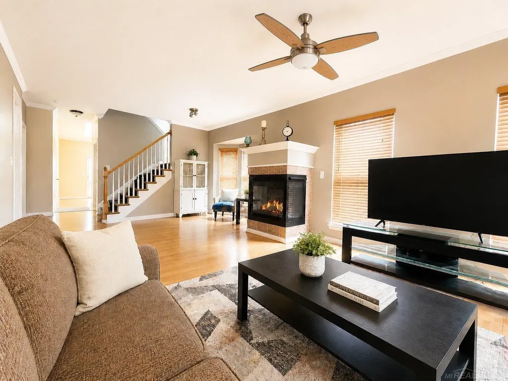 42682 Park Cresent Drive Sterling Heights City MI 48313