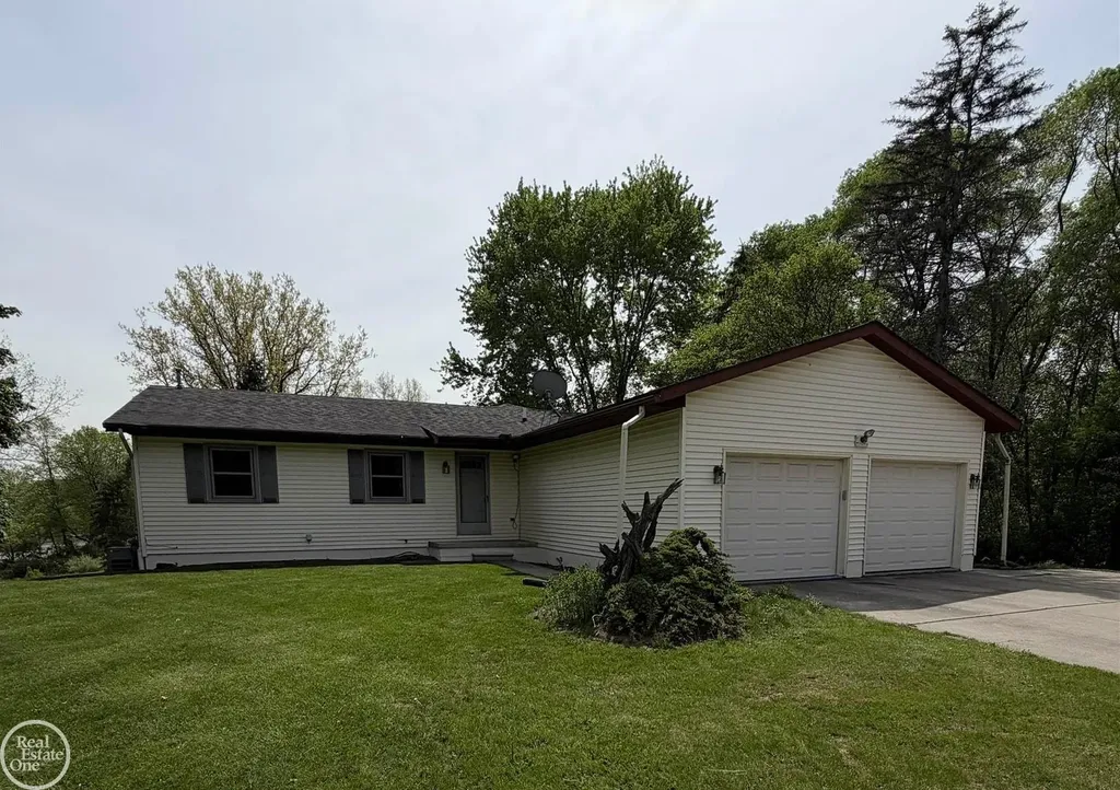 4063 N River Road Fort Gratiot Charter Township MI 48059