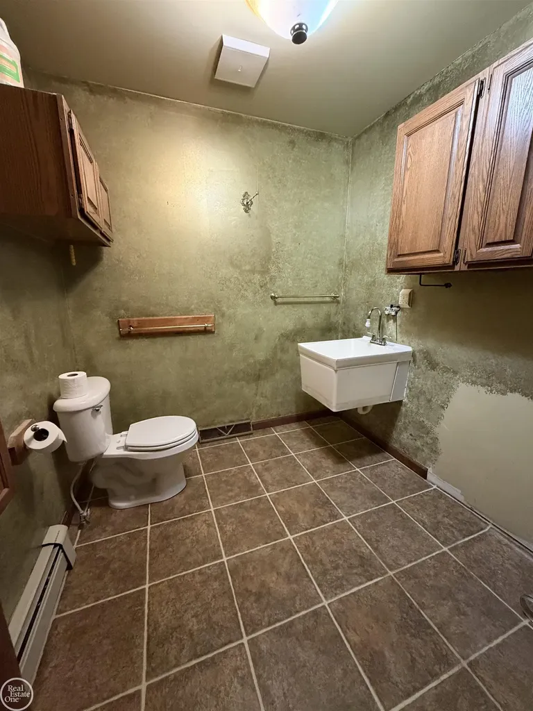 4063 N River Road Fort Gratiot Charter Township MI 48059