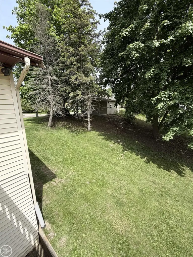 4063 N River Road Fort Gratiot Charter Township MI 48059
