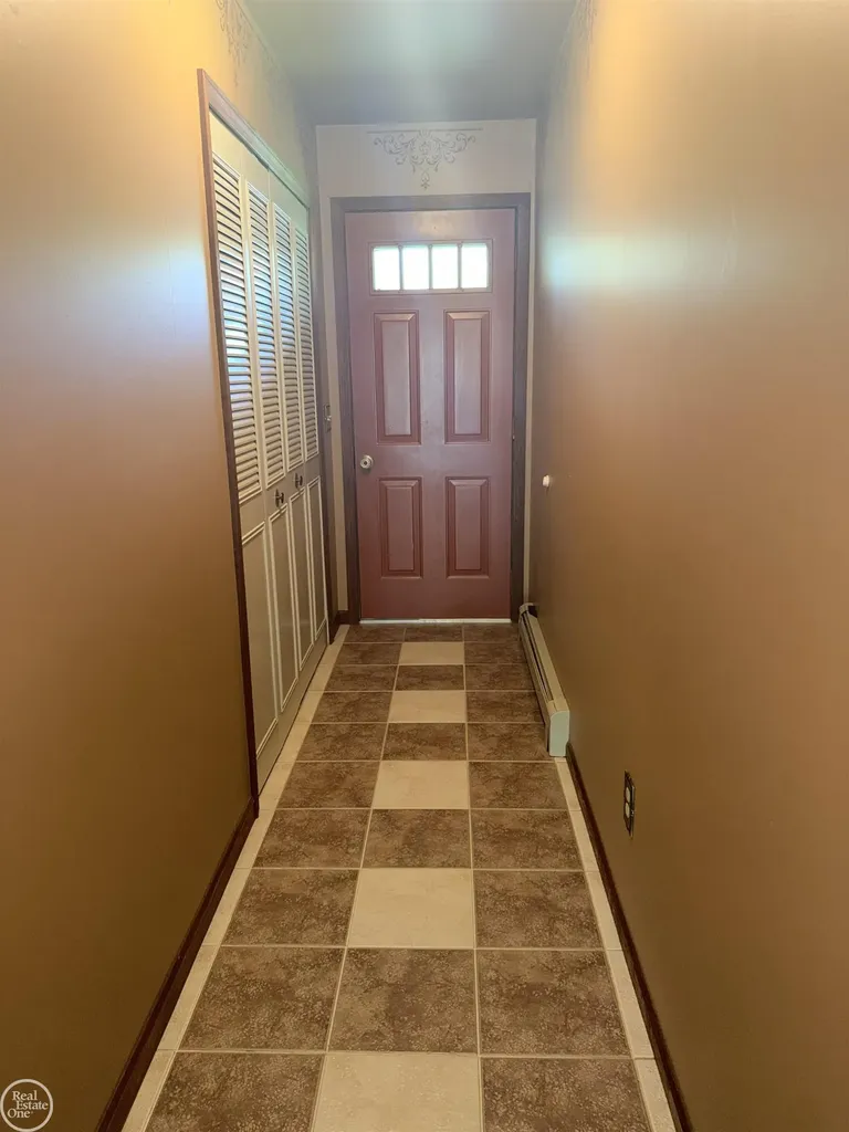 4063 N River Road Fort Gratiot Charter Township MI 48059