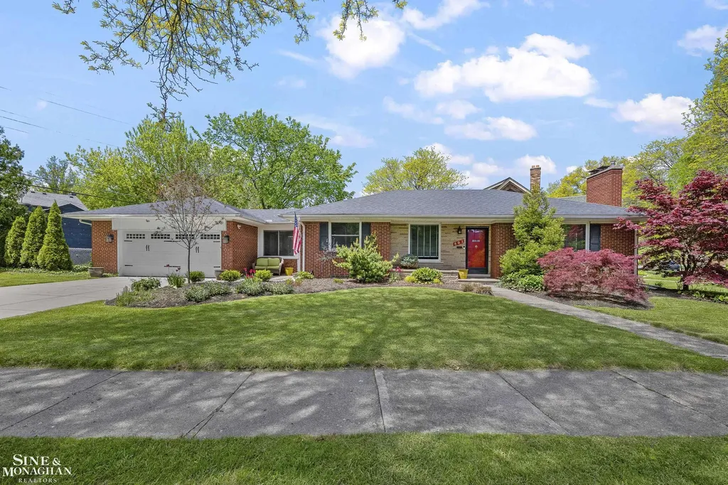 401 Mckinley Avenue Grosse Pointe Farms City MI 48236