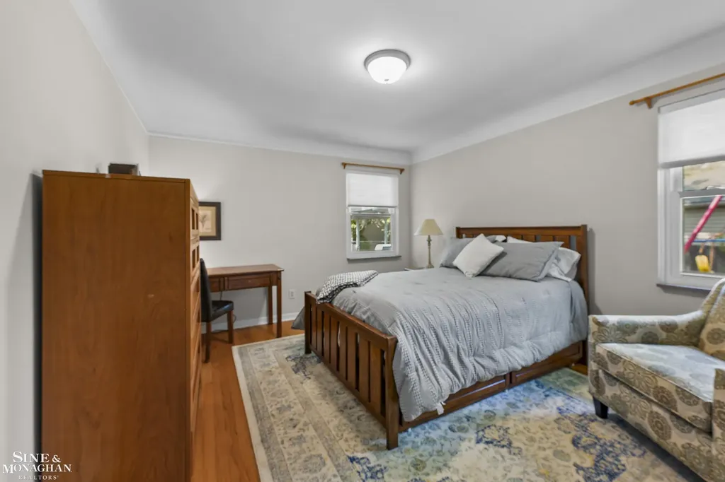 401 Mckinley Avenue Grosse Pointe Farms City MI 48236