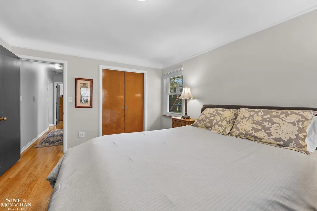 401 Mckinley Avenue Grosse Pointe Farms City MI 48236