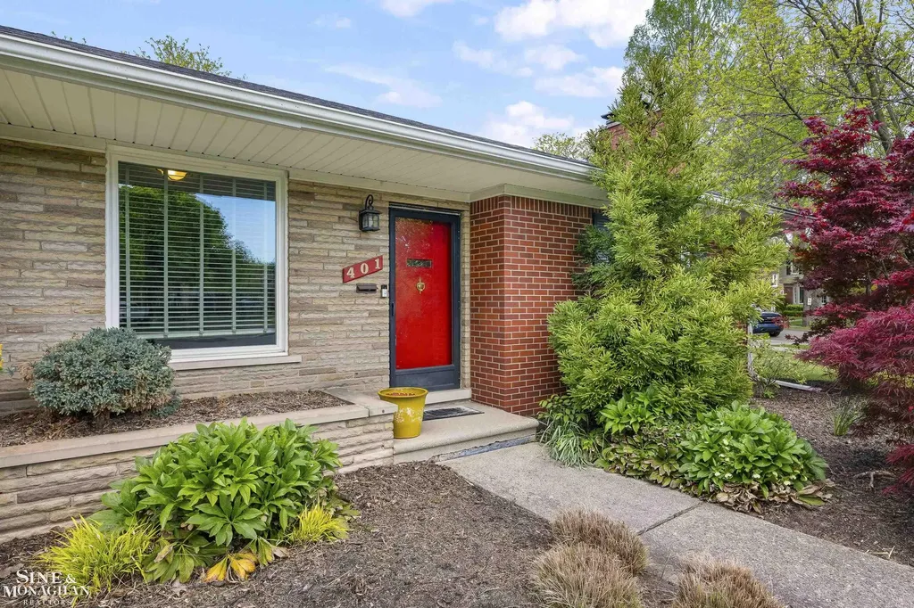 401 Mckinley Avenue Grosse Pointe Farms City MI 48236