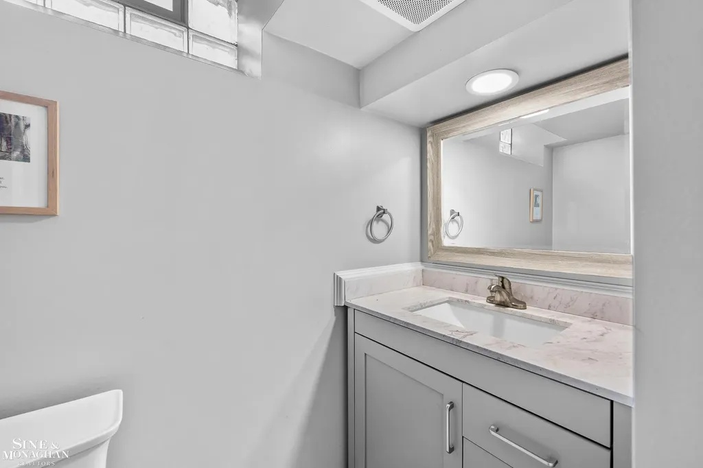 401 Mckinley Avenue Grosse Pointe Farms City MI 48236