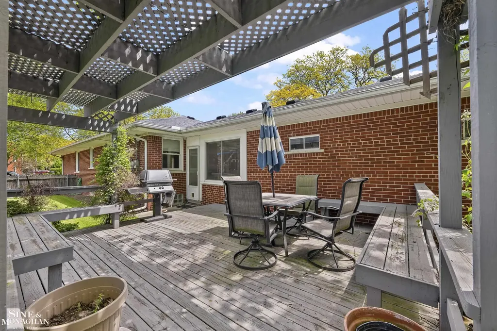 401 Mckinley Avenue Grosse Pointe Farms City MI 48236