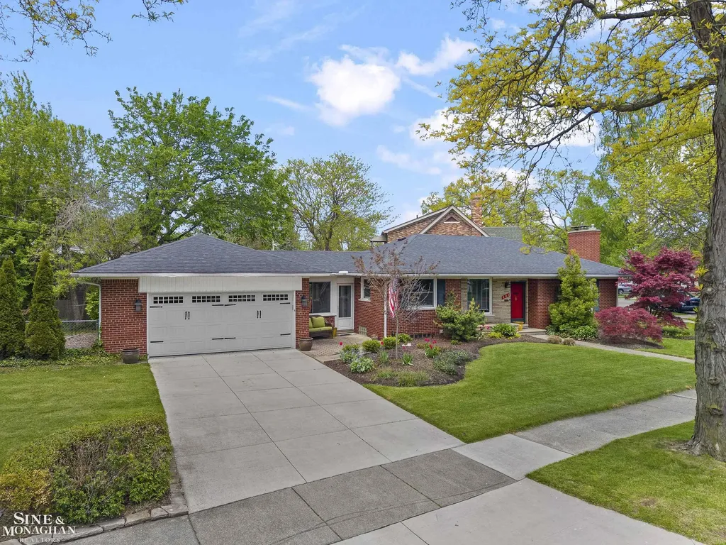 401 Mckinley Avenue Grosse Pointe Farms City MI 48236