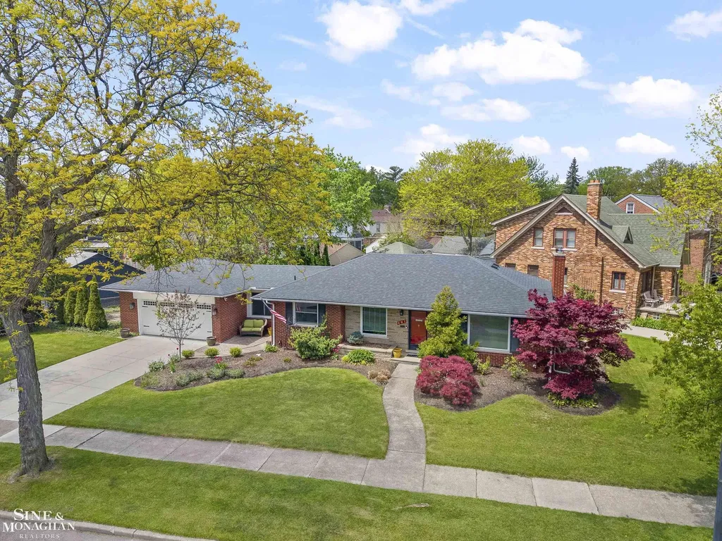 401 Mckinley Avenue Grosse Pointe Farms City MI 48236
