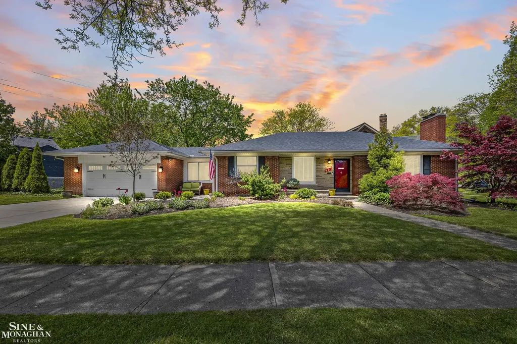 401 Mckinley Avenue Grosse Pointe Farms City MI 48236
