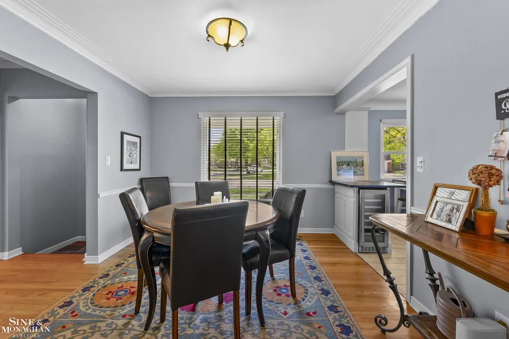 401 Mckinley Avenue Grosse Pointe Farms City MI 48236