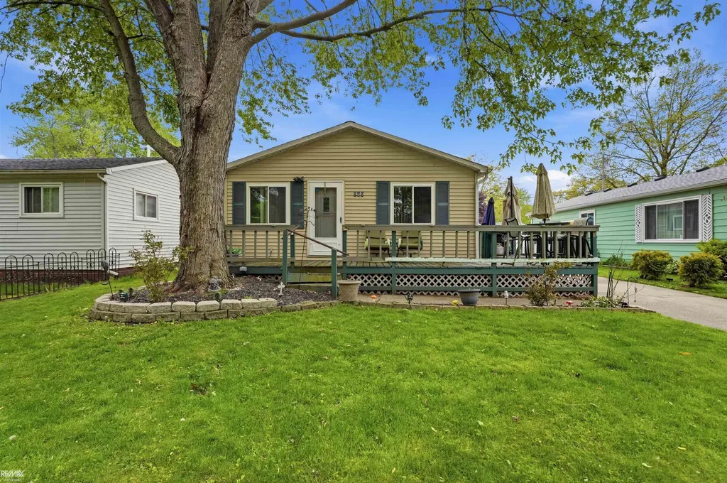 939 Liberty Street Algonac City MI 48001