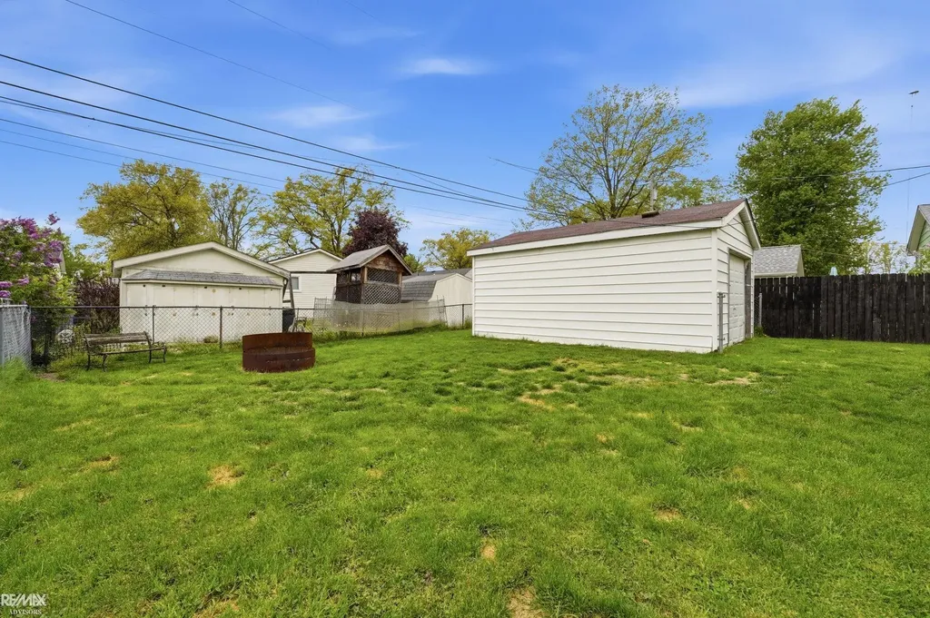939 Liberty Street Algonac City MI 48001