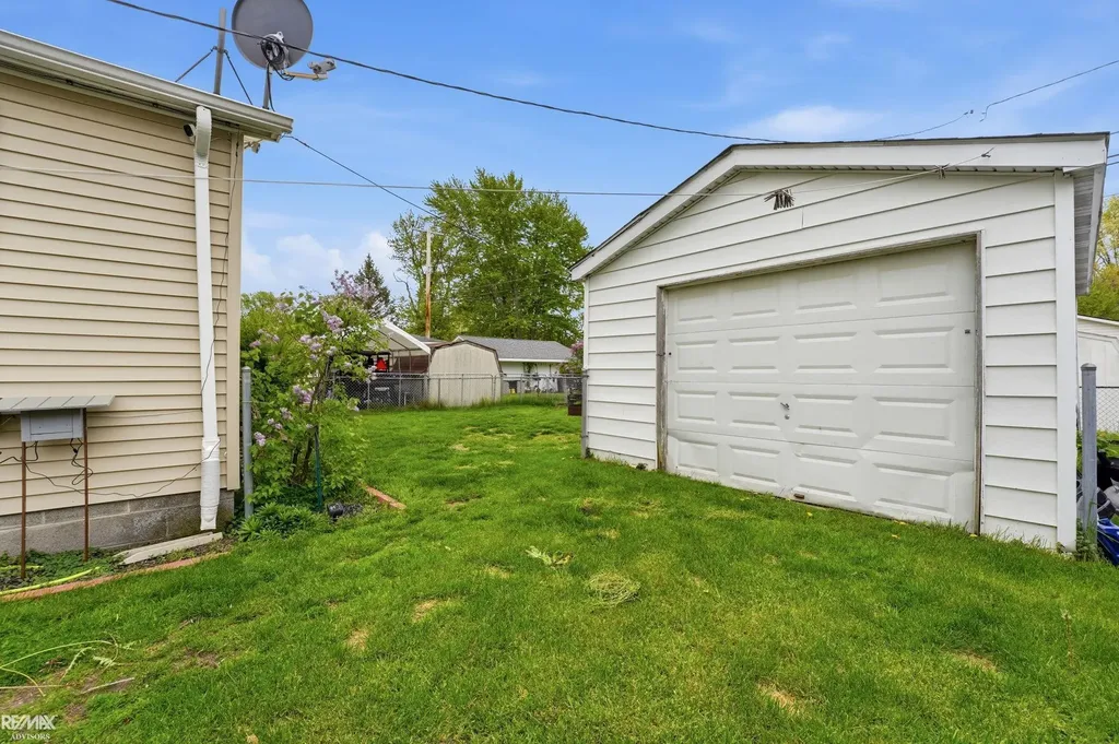 939 Liberty Street Algonac City MI 48001