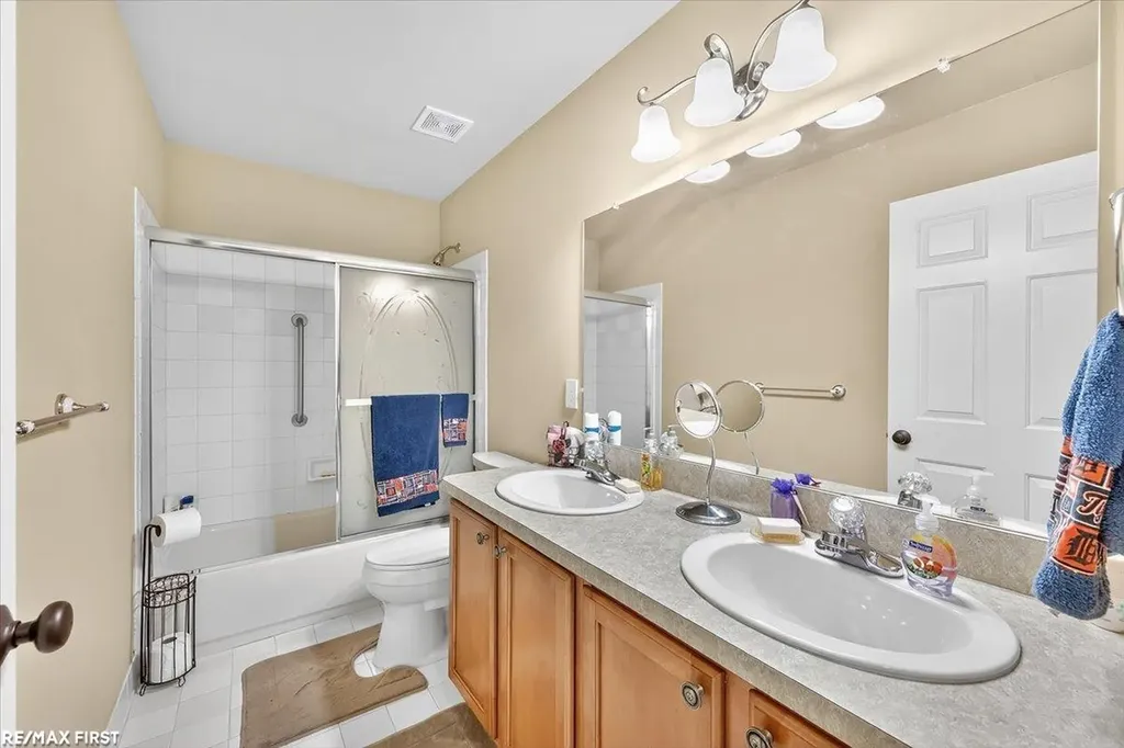 7969 Stableford Drive Washington Township MI 48094