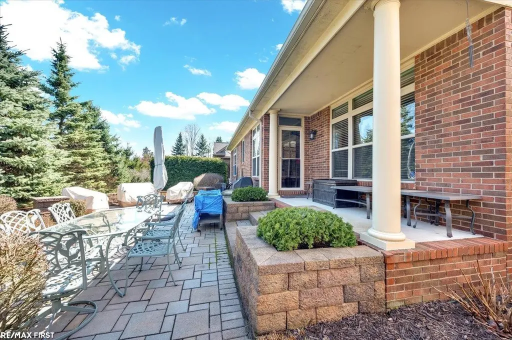 7969 Stableford Drive Washington Township MI 48094