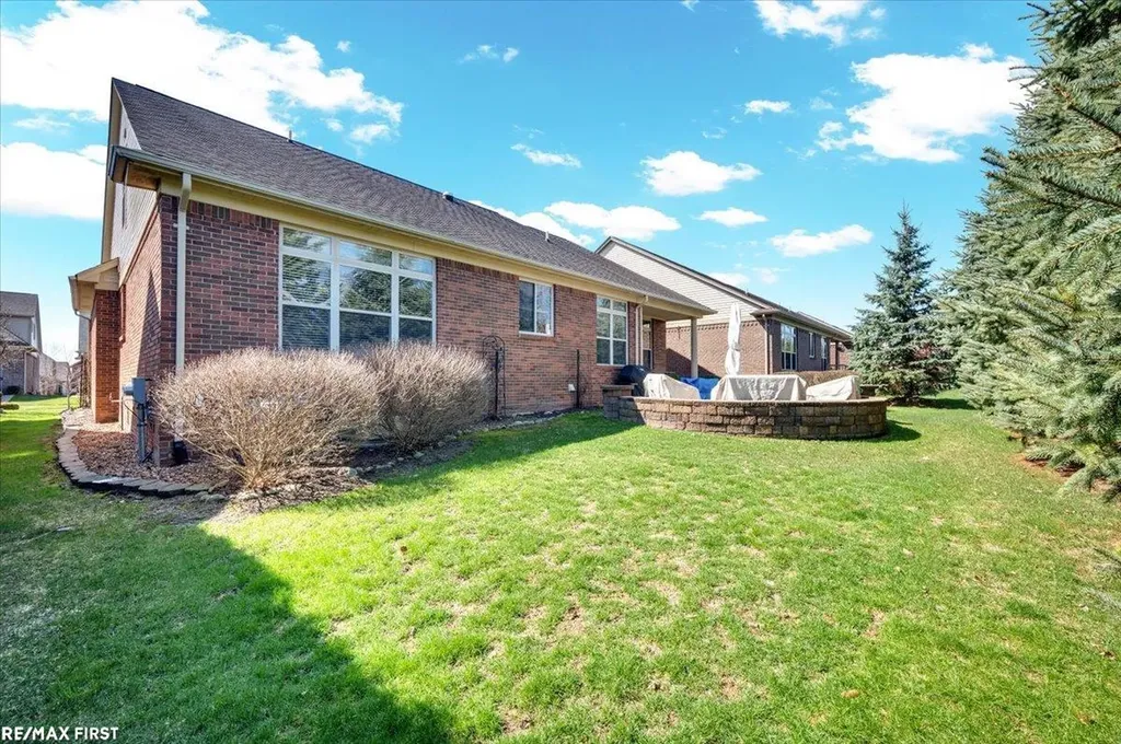 7969 Stableford Drive Washington Township MI 48094