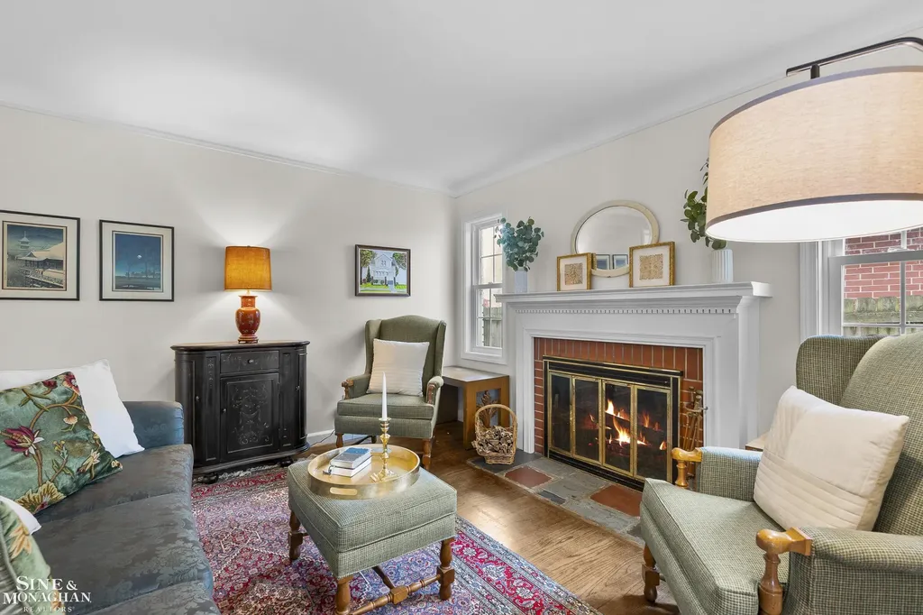 106 Meadow Lane Grosse Pointe Farms City MI 48236