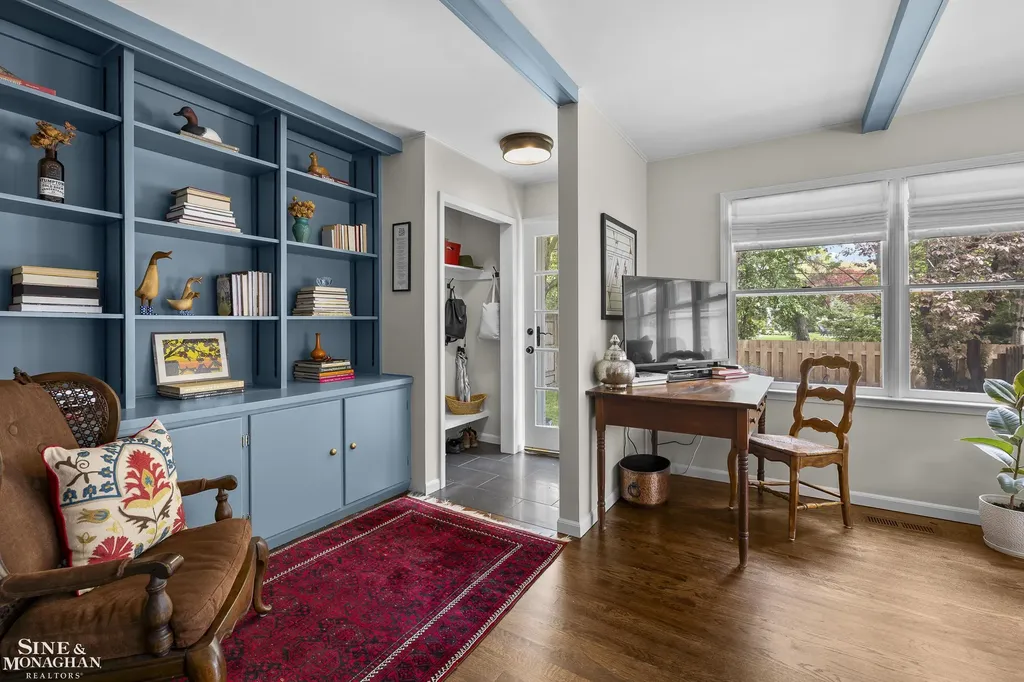 106 Meadow Lane Grosse Pointe Farms City MI 48236
