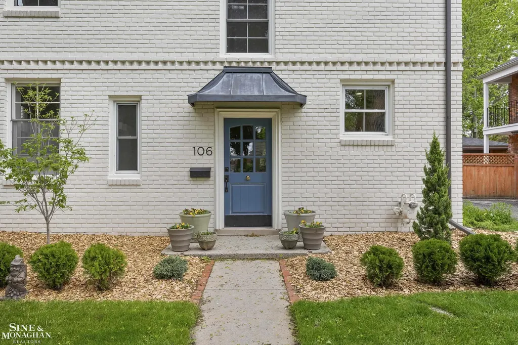 106 Meadow Lane Grosse Pointe Farms City MI 48236