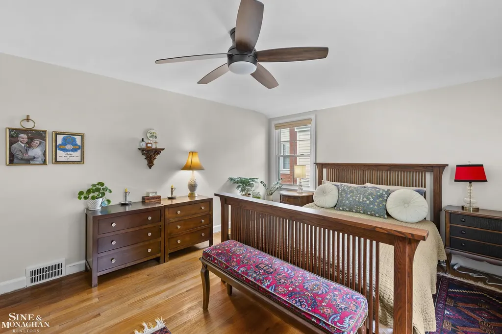 106 Meadow Lane Grosse Pointe Farms City MI 48236
