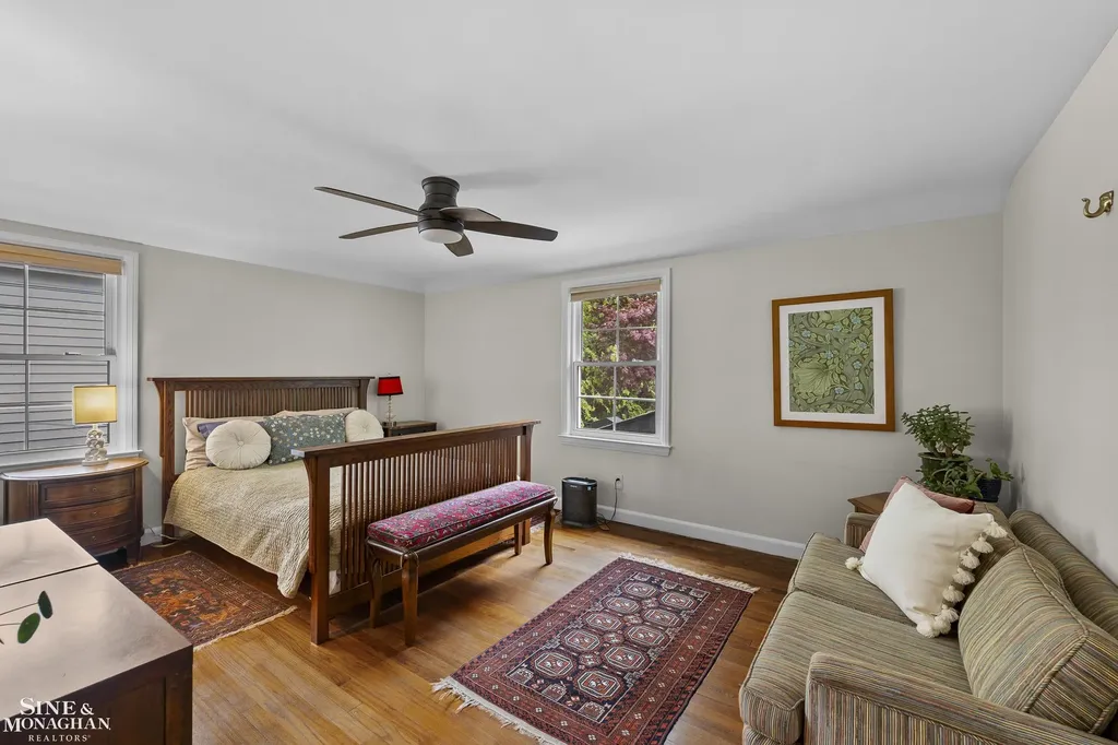 106 Meadow Lane Grosse Pointe Farms City MI 48236