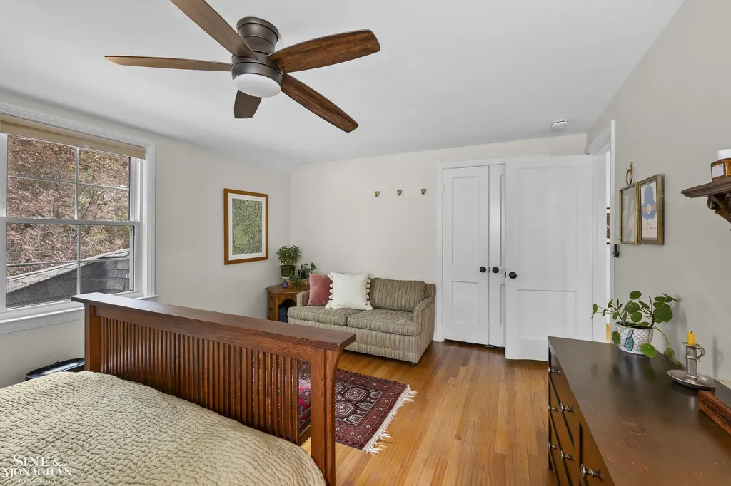 106 Meadow Lane Grosse Pointe Farms City MI 48236