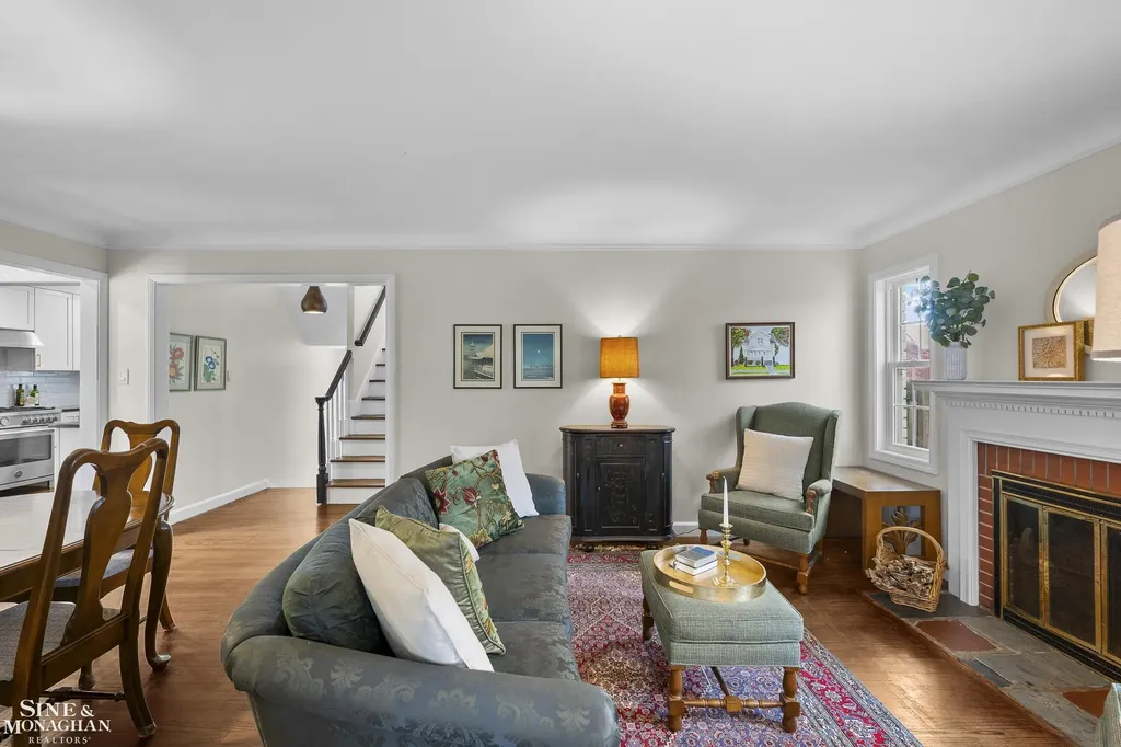106 Meadow Lane Grosse Pointe Farms City MI 48236