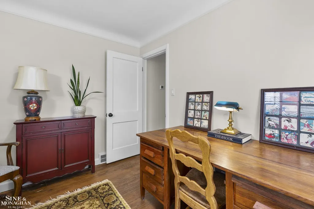 106 Meadow Lane Grosse Pointe Farms City MI 48236