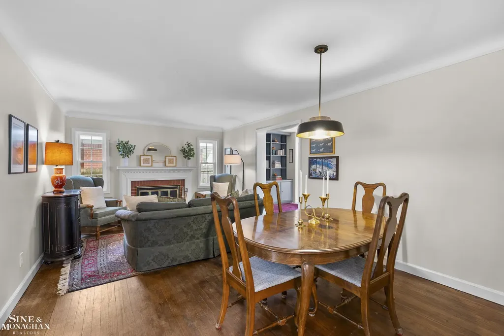 106 Meadow Lane Grosse Pointe Farms City MI 48236