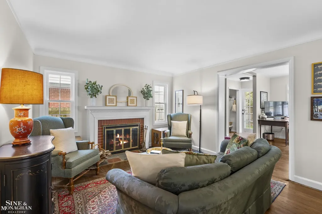 106 Meadow Lane Grosse Pointe Farms City MI 48236