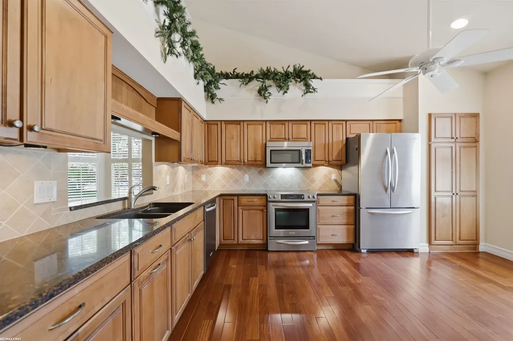 1368 Rock Valley Drive Rochester City MI 48307