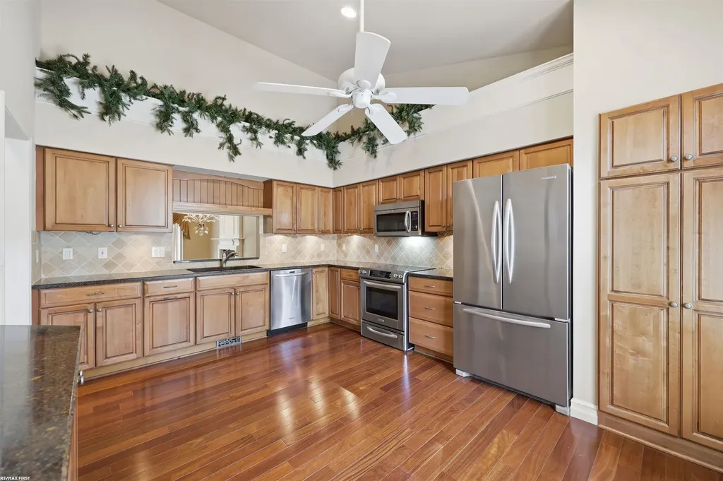 1368 Rock Valley Drive Rochester City MI 48307