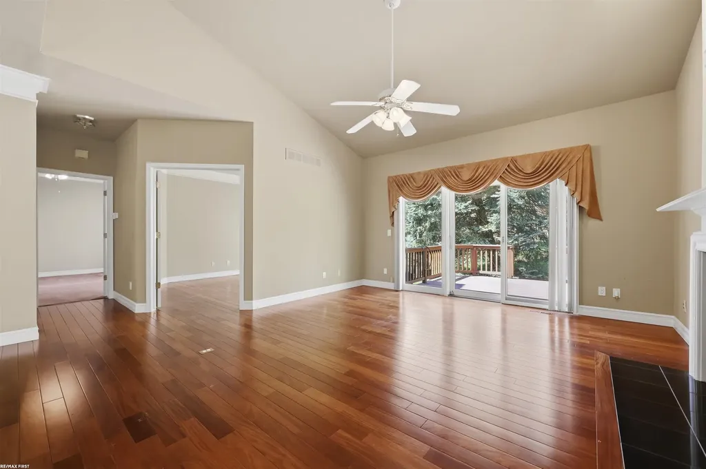 1368 Rock Valley Drive Rochester City MI 48307