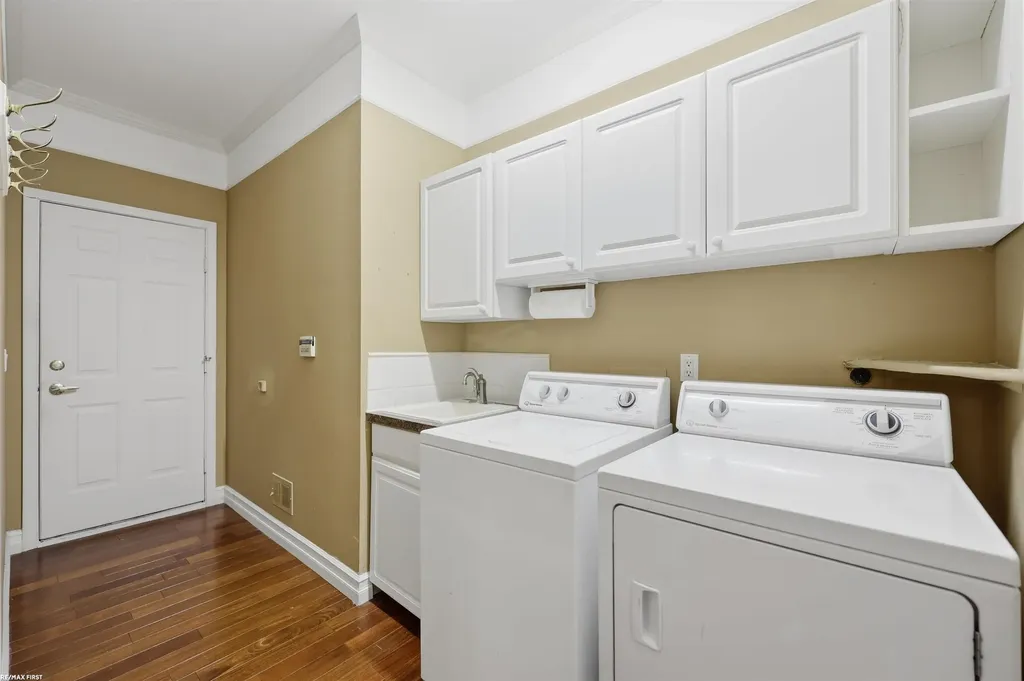1368 Rock Valley Drive Rochester City MI 48307