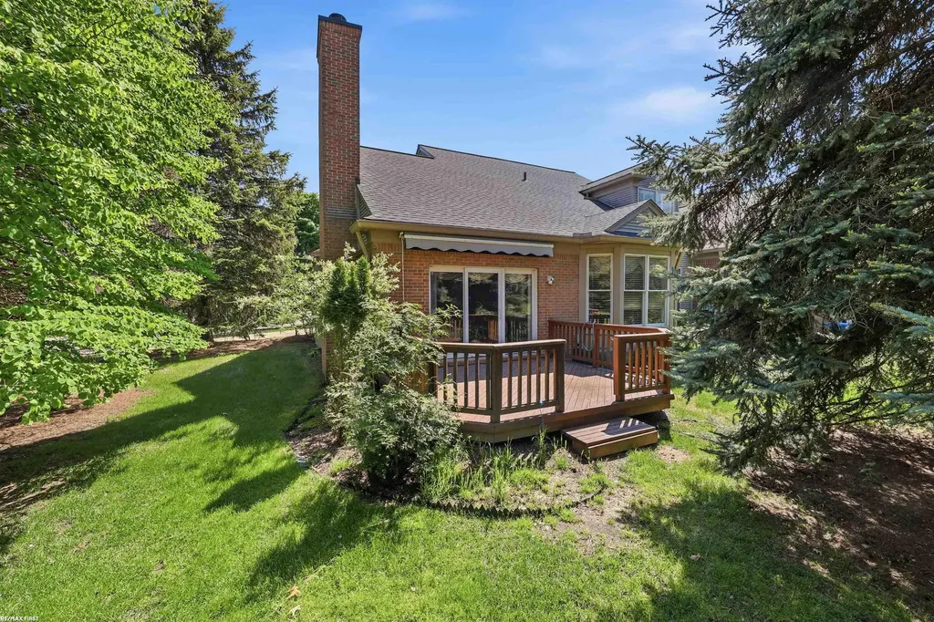 1368 Rock Valley Drive Rochester City MI 48307