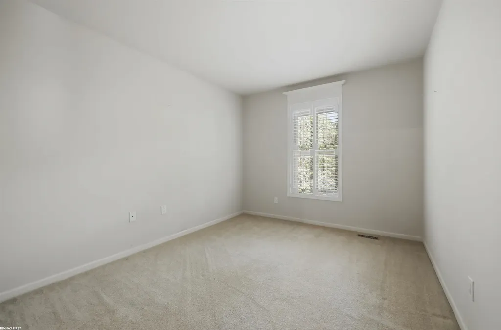 1368 Rock Valley Drive Rochester City MI 48307
