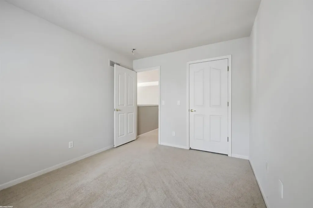 1368 Rock Valley Drive Rochester City MI 48307