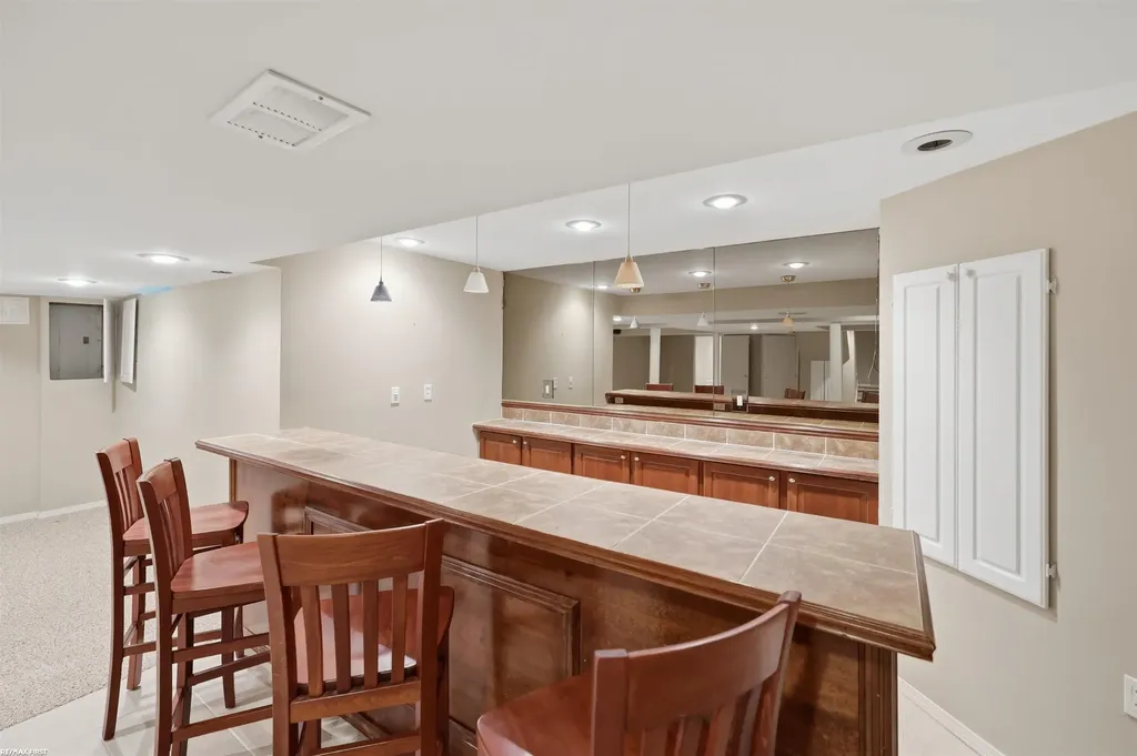 1368 Rock Valley Drive Rochester City MI 48307