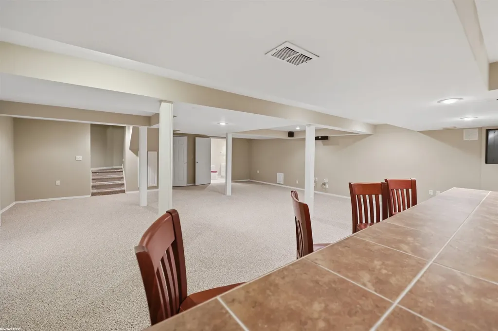 1368 Rock Valley Drive Rochester City MI 48307