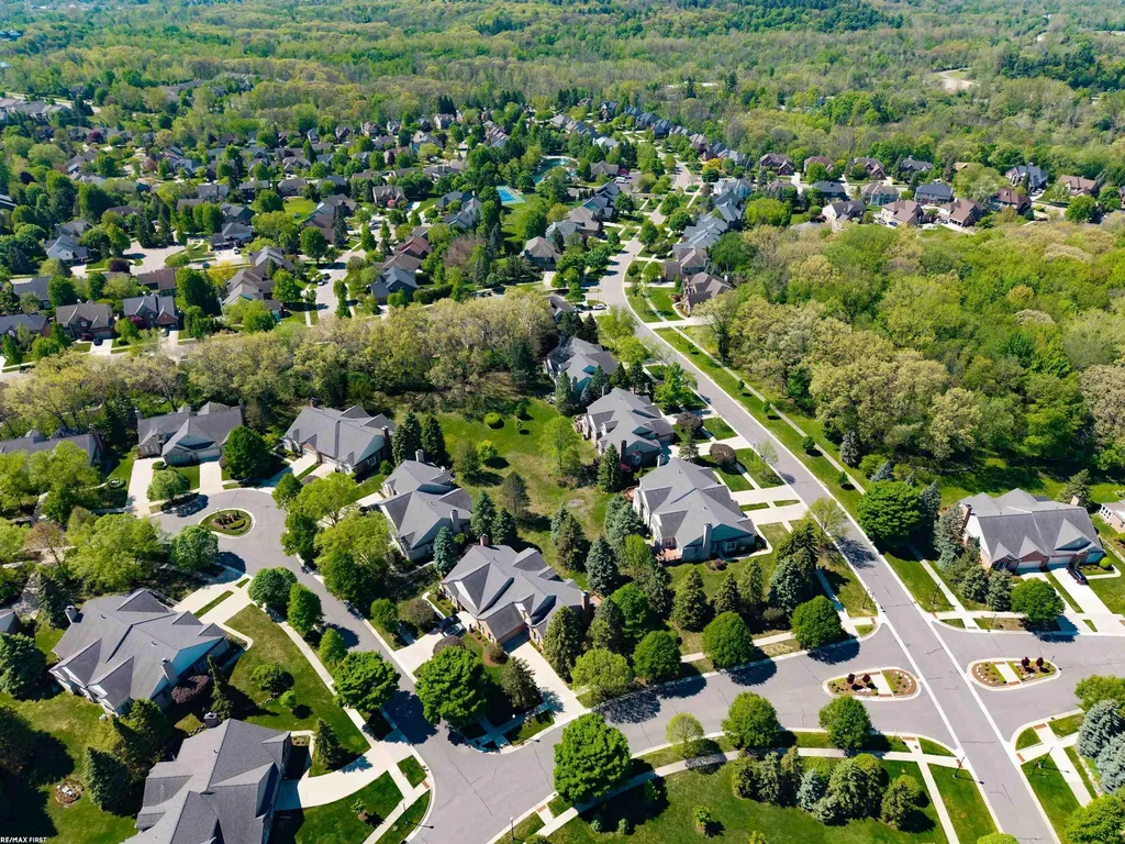 1368 Rock Valley Drive Rochester City MI 48307