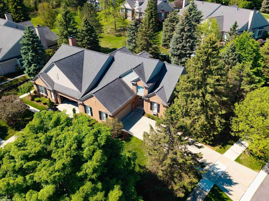 1368 Rock Valley Drive Rochester City MI 48307