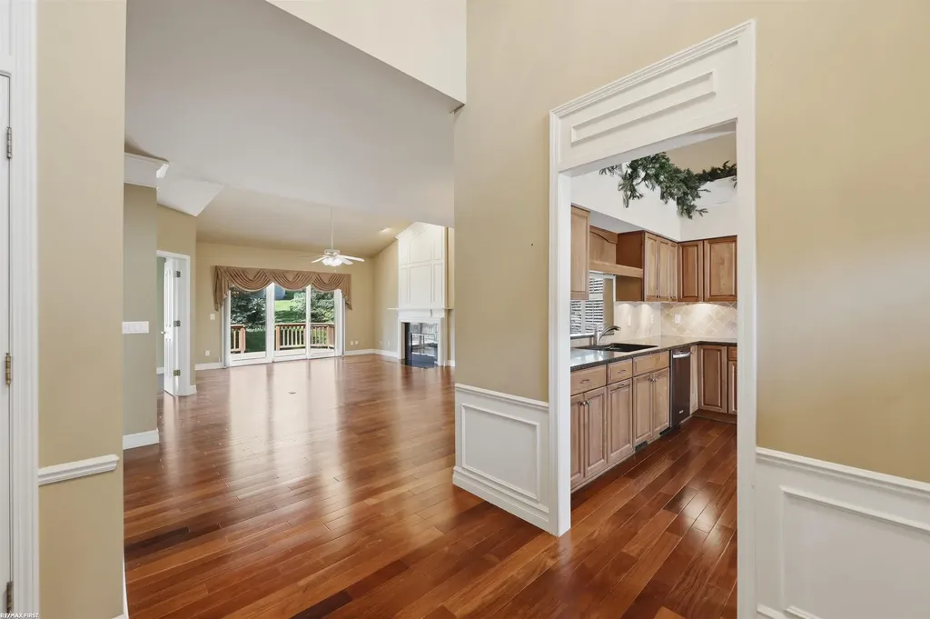 1368 Rock Valley Drive Rochester City MI 48307